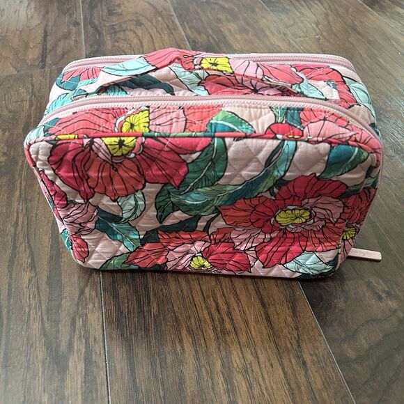 Vera Bradley Mandy Vintage Floral Makeup Travel Case Toiletries Organization - Picture 1 of 15